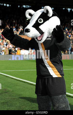 Fulham masot Billy le Badger affiche le nouveau troisième kit Banque D'Images