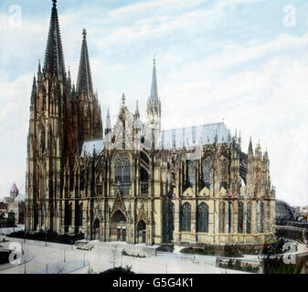 Der Hohe Dom zu Köln. La célèbre cathédrale de la ville de Cologne. L'Europe, l'Allemagne, Lourdes, Pilgrim, pèlerinage, de la religion, de l'histoire, historique, années 10, 20, 20e siècle, archive, Carl Simon, Cologne, l'architecture, église, cathédrale, monument Banque D'Images