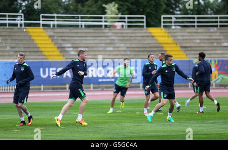 République d'Irlande, James McClean, James McCarthy et Seamus Coleman au cours de la séance de formation au stade de Montbauron, Versailles. Banque D'Images