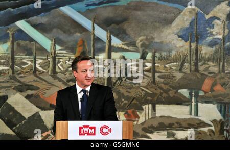 Le Premier ministre David Cameron s'adresse à un public de dignitaires pour lancer les 100e commémorations de la première Guerre mondiale (1914-18) dans deux ans, au Musée impérial de la guerre, dans le sud de Londres. Banque D'Images