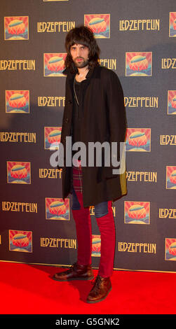 Sergio Pizzorno à la première britannique au Hammersmith Apollo du film mené Zepplin Celebration Day. Banque D'Images