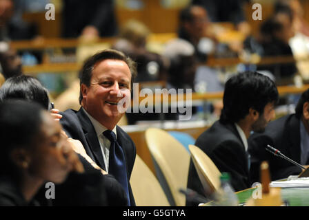 Le Premier ministre David Cameron attend son tour pour prendre la parole devant l'Assemblée générale des Nations Unies, aujourd'hui à New York. Banque D'Images