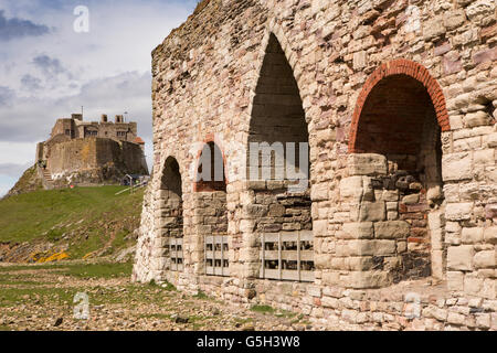 Royaume-uni, Angleterre Northumberland, Holy Island, les fours à chaux près de Château de Lindisfarne Banque D'Images