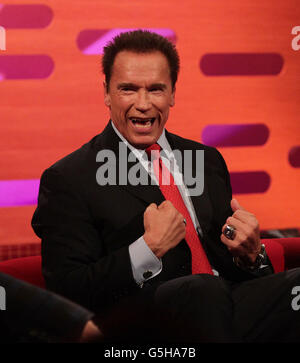 Invité Arnold Schwarzenegger pendant le tournage du Graham Norton Show (TX: 22.35 vendredi 19 octobre, BBC One), aux London Studios dans le sud de Londres. Banque D'Images