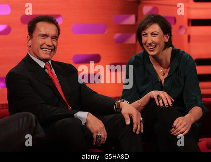 Invités Arnold Schwarzenegger et Miranda Hart pendant le tournage du Graham Norton Show (TX: 22.35 vendredi 19 octobre, BBC One), aux London Studios dans le sud de Londres. Banque D'Images