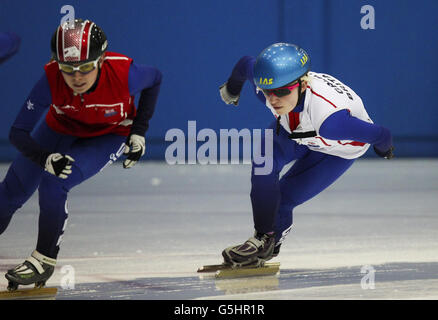 Patinage de vitesse sur piste courte - entraînement d'équipe GB - Centre national des glaces. Kathryn Thomson de Grande-Bretagne (à droite) Banque D'Images