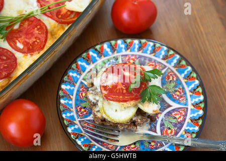 La Moussaka plat d'aubergine et la viande, repas grec Banque D'Images