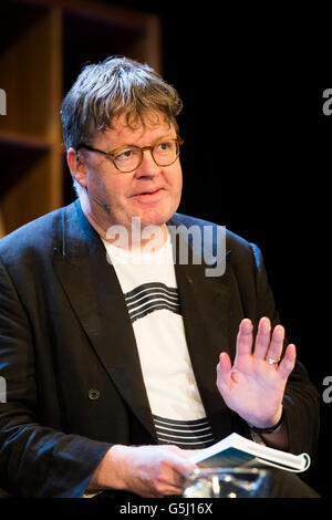 James Runcie, écrivain anglais, documentaire, producteur de télévision et de dramaturge. Il est rédacteur en chef pour les arts sur BBC Radio 4, membre de la Société royale de littérature et professeur invité à l'Université de Bath Spa Le Hay Festival de la littérature et les arts, Hay-on-Wye, Powys, Pays de Galles, Royaume-Uni, le 03 juin 2016 Banque D'Images