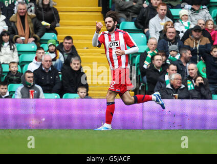 Soccer - Clydesdale Bank Premier League - Celtic v Kilmarnock - Celtic Park.Cillian Sheridan de Kilmarnock célèbre ses points lors du match de la première ligue de la Banque de Clydesdale au Celtic Park, Glasgow. Banque D'Images