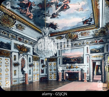 Saal der Wache im neuen Schloss Herrenchiemsee en Herrenchiemsee à Bayern. La salle des gardes au nouveau château de Herrenchiemsee en Bavière à Herrenchiemsee. Banque D'Images