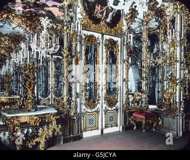 Ankleidezimmer im neuen Schloss Herrenchiemsee en Herrenchiemsee à Bayern. Dressing au nouveau château de Herrenchiemsee en Bavière à Herrenchiemsee. Banque D'Images