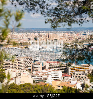 Paysage urbain d'antenne carrés Palma, Majorque. Banque D'Images