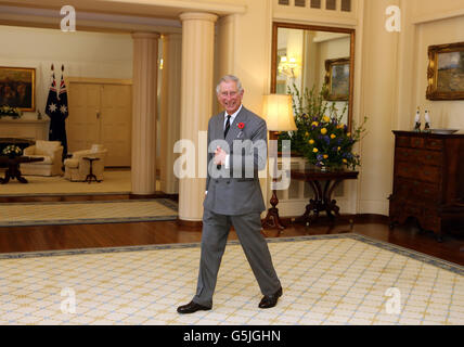 Le Prince de Galles avant de faire la rencontre avec la première ministre australienne Julia Gillard à la Government House de Canberra, en Australie. Banque D'Images