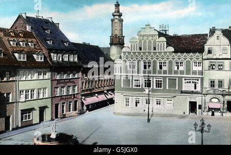 Der Marktplatz von Weimar mit dem Rathaus, Thüringen 1920er Jahre. Marché principal et l'hôtel de ville de Weimar, en Thuringe, années 20. Banque D'Images