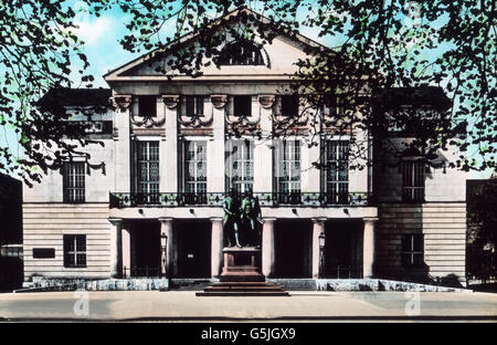 Nationaltheater das mit dem Goethe-Schiller-Denkmal à Weimar, Thüringen, 1920er Jahre. Théâtre National Monument à Goethe Schiller à Weimar, Thuringe, années 20. Banque D'Images