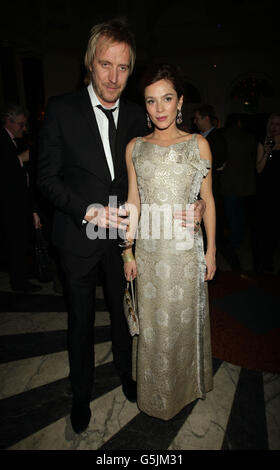 Anna Friel et Rhys Ifans assistent à la soirée de presse de l'oncle Vanya, à l'hôtel Charing Cross, dans le centre de Londres. Banque D'Images