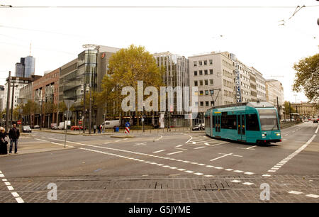 Stock de voyage - Francfort. Vue générale d'un tramway à Francfort, en Allemagne. Banque D'Images