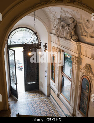 Entrée de la maison Mai Manó dans Budapest, Hongrie Banque D'Images