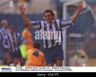 7/4/95. Sheffield Weds et Leicester City. Guy Whittingham, de Sheffield Wednesday, célèbre le but gagnant Banque D'Images