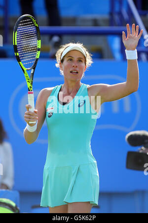 Great Britain's Johanna Konta célèbre la victoire contre l'Ukraine's Lesia Tsurenko pendant deux jours de la 2016 International AEGON à Devonshire Park, Eastbourne. ASSOCIATION DE PRESSE Photo. Photo date : mardi 21 juin 2016. Voir TENNIS histoire PA Eastbourne. Crédit photo doit se lire : Gareth Fuller/PA Wire. RESTRICTIONS : usage éditorial uniquement, pas d'utilisation commerciale sans autorisation préalable, veuillez contacter PA Images pour plus de renseignements : Tél :  +44 (0) 115 8447447. Banque D'Images