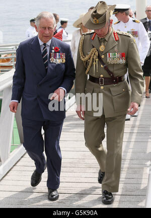 Le Prince de Galles arrive à la base navale de Garden Island à Sydney, en Australie. Banque D'Images