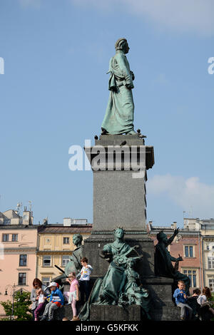 Adamowi Mickiewiczowi monument, place du marché, Krakow Pologne Banque D'Images