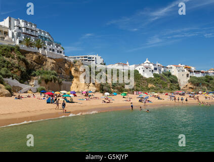 Plage d'Albufeira, l'hôtel Rocamar sur les falaises Banque D'Images