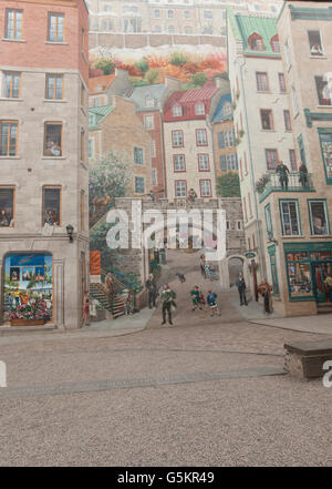 La VILLE DE QUÉBEC - Le 24 mai 2016:La Fresque des Québécois a été le premier mural d'être achevé en 1999 et est situé à proximité de la Place Royale Banque D'Images