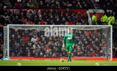 Football - FA Cup - troisième tour Replay - Manchester United / West Ham United - Old Trafford.Anders Lindegaard, gardien de but de Manchester United, se prépare à prendre un coup de pied de but Banque D'Images