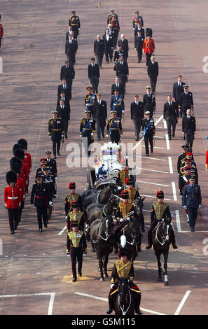 Queen Mother's Death Procession Banque D'Images