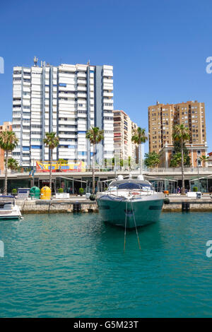 Muelle uno, quai 1 shopping et des restaurants de port de Malaga, Andalousie, espagne. Banque D'Images