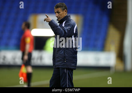 Football - npower football League One - Shrewsbury Town / Milton Keynes dons - Greenhous Meadow.John Trewick, entraîneur de Shrewsbury Town Banque D'Images