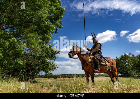 Un chevalier à cheval, Esrum, Danemark Banque D'Images