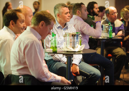 Vue générale de l'auditoire du commentateur de football Absolute radio Jim Proudfoot à l'Absolute radio RnR football Lads Night in, au stade Wembley, Londres. Banque D'Images