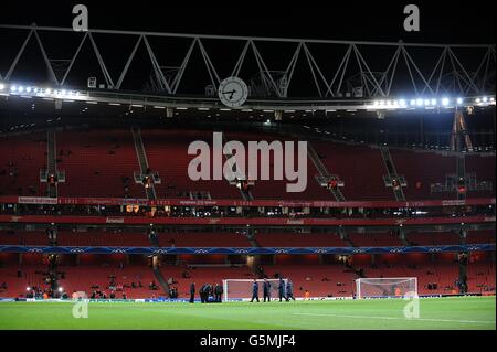 Football - UEFA Champions League - Groupe B - Arsenal / Montpellier - Emirates Stadium.Vue générale du stade Emirates avant le match Banque D'Images