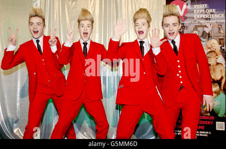 Cire Jedward.Jedward L-R (John et Edward Grimes) dévoile leurs cires au Musée national de cire de Dame Street, Dublin. Banque D'Images