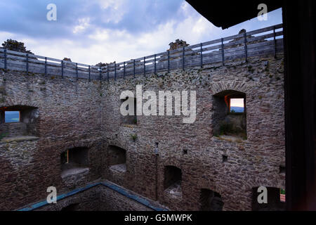 Château d'Neunußberg au coucher du soleil et orage approcher, Viechtach, Allemagne, Bavière, Bayern, Niederbayern, Basse-Bavière Banque D'Images