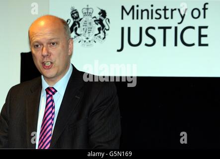 Le secrétaire à la Justice, Chris Grayling, prononce un discours sur la réadaptation des délinquants dans le centre de Londres. Banque D'Images