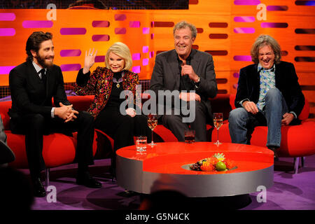 (Gauche - droite) Jake Gyllenhaal, Joan Rivers, Jeremy Clarkson et James May pendant le tournage du Graham Norton Show aux London Studios, dans le sud de Londres, devant être diffusé sur BBC One vendredi soir. APPUYEZ SUR ASSOCIATION photo. Date de la photo: Jeudi 29 novembre 2012. Le crédit photo devrait se lire comme suit : Ian West/PA Wire Banque D'Images