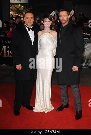 Russell Crowe, Anne Hathaway et Hugh Jackman arrivent à la première des Miserables à l'Empire Leicester Square, Londres, Royaume-Uni Banque D'Images