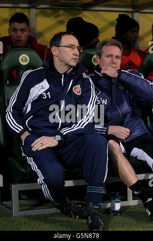 Martin O'Neill, directeur de Sunderland (à gauche), avec Steve Walford, premier entraîneur d'équipe (à droite) Banque D'Images