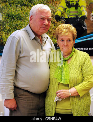 John et Marilyn Payne, parents de l'adolescent disparu Nicola Payne à Coventry, font appel à des renseignements concernant l'emplacement de leur fille. Banque D'Images