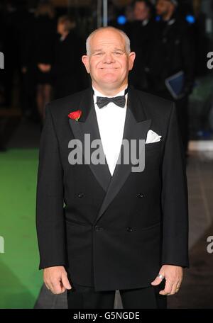 Mark Hadlow arrive pour la première britannique du Hobbit: Un voyage inattendu à l'Odeon Leicester Square, Londres. Banque D'Images