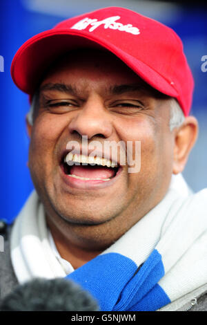 Soccer - Barclays Premier League - Queens Park Rangers v Fulham - Loftus Road. Tony Fernandes, président des Queens Park Rangers Banque D'Images