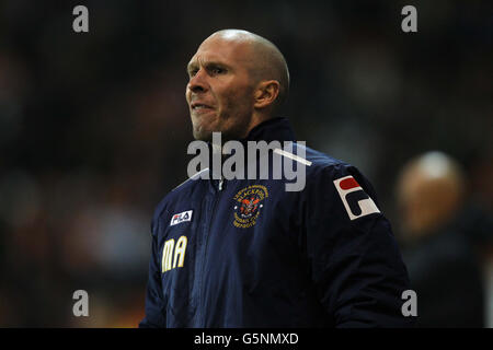 Michael Appleton, le directeur de Blackpool, a shouts sur son équipe pendant le match contre Wolverhampton Wanderers Banque D'Images