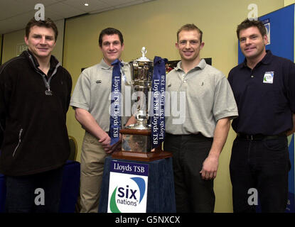 (Gauche/droite) Jon Sleightholme, Paul Grayson, Matt Dawson et le compere Dark Durden-Smith le quiz sportif de célébrités, qui a été rempli par le TSB Rugby Club Tour Sports. C'est le premier week-end de six tours que TSB Sponser quiz et mini-rugby. Banque D'Images