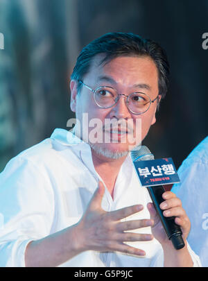 Kim Ui-Seong, 21 juin 2016 : acteur sud-coréen Kim Ui-Seong participe à une conférence de presse pour son nouveau film,'à la gare de Busan' à Séoul, Corée du Sud. Le zombie-film d'action a été filmée par animateur reconnu, Yeon Sang-ho et a été créée au Festival de Cannes dans l'œuvre de la concurrence Examens préalables types 'Midnight' catégorie cette année. © Lee Jae-Won/AFLO/Alamy Live News Banque D'Images