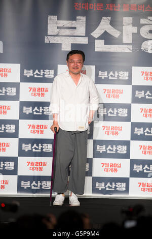 Kim Ui-Seong, 21 juin 2016 : acteur sud-coréen Kim Ui-Seong participe à une conférence de presse pour son nouveau film,'à la gare de Busan' à Séoul, Corée du Sud. Le zombie-film d'action a été filmée par animateur reconnu, Yeon Sang-ho et a été créée au Festival de Cannes dans l'œuvre de la concurrence Examens préalables types 'Midnight' catégorie cette année. © Lee Jae-Won/AFLO/Alamy Live News Banque D'Images