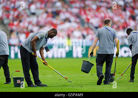 Saint-Denis, France. © D. 16 Juin, 2016. Green keeper Football/soccer : UEFA EURO 2016 match du groupe C entre l'Allemagne 0-0 Pologne au Stade de France à Saint-Denis, France. © D .Nakashima/AFLO/Alamy Live News Banque D'Images