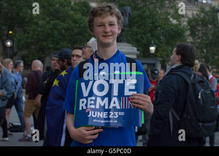 Londres, Royaume-Uni. 21 Juin, 2016. Oui pour l'Europe rassemblement à Trafalgar Square à Londres avant le référendum britannique le jeudi 23 juin. Credit : Rita Alvarez Tudela/Alamy Live News Banque D'Images